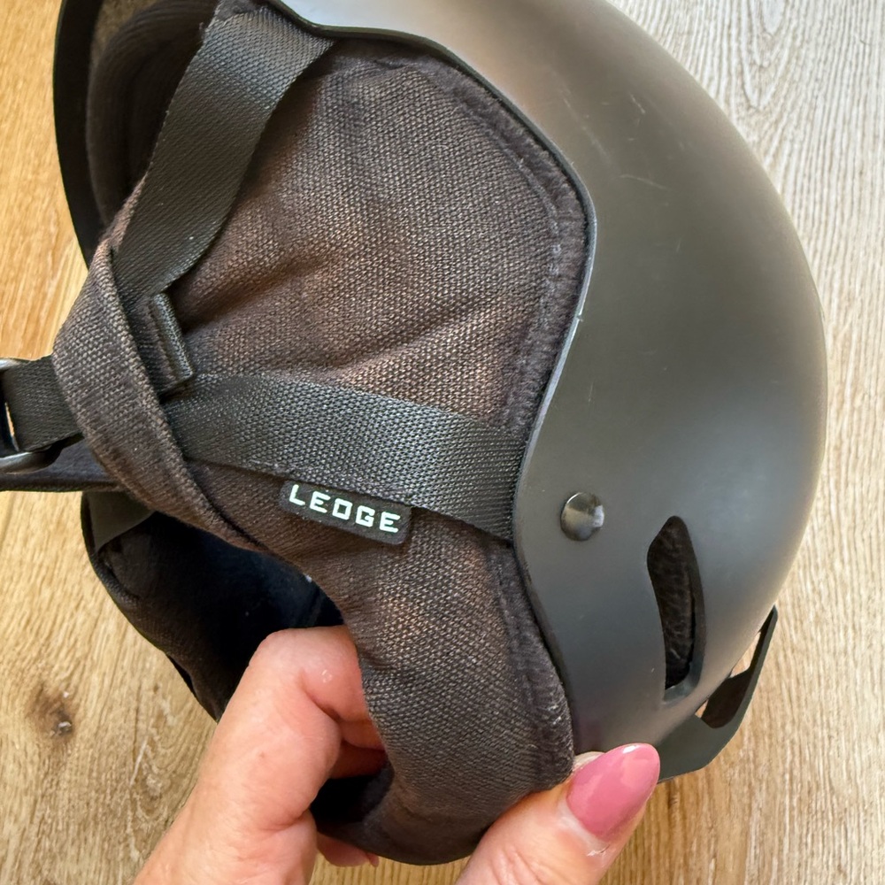 Gray Giro Snowboard Helmet size Adult Medium - Picture 8 of 8
